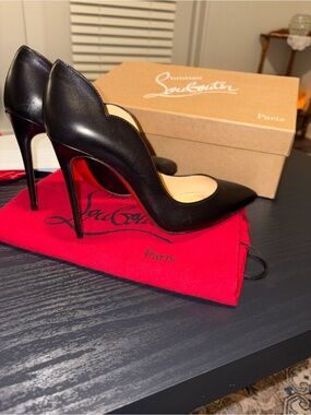 Christian Louboutin Black Leather Scalloped-Edge Stiletto Pumps